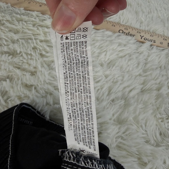 Forever 21 Twill Mid Rise Carpenter Cargo Wide Leg Pant Denim Women's XS Black - Picture 11 of 16